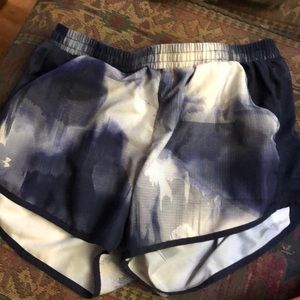 Under armour running shorts with pockets!